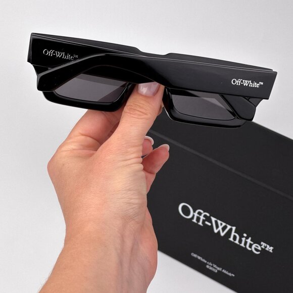 Off-White MANCHESTER Sunglasses – Black Square Frame | Model OERI129 1007 - Picture 3 of 11